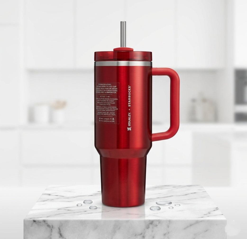 Stanley Cup Red 40oz Quencher H2.0 FlowState 40oz Tumbler with Lid and Straw - Christmas Red